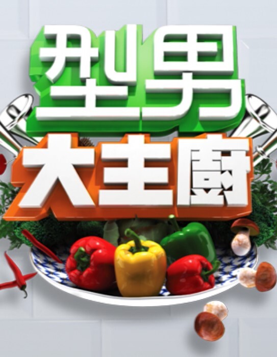 身材娇小的美女，和黑人篮球教练在浴室内的剧烈性爱 - 摸摸探探